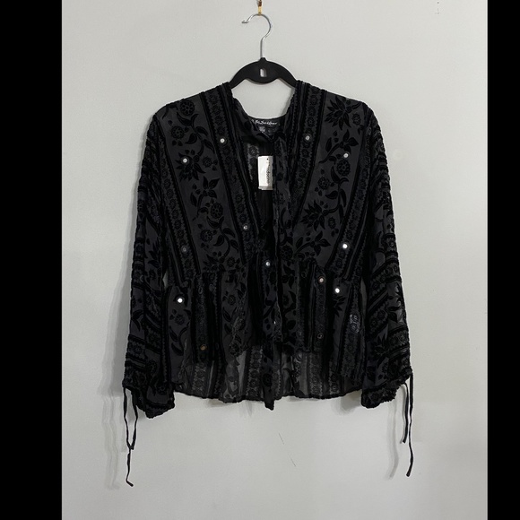 FOR LOVE AND LEMONS LONG SLEEVE VELVET BURNOUT BLOUSE WITH MIRROR DETAIL - Picture 4 of 6